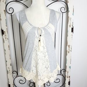 Hint of Mint lace trimmed top small